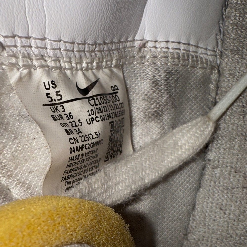 Nike White/Black Blazer Mid 77 - Picture 3 of 6